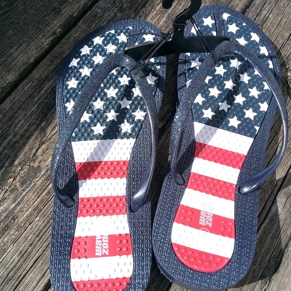 Patriots Wave Zone - Picture 2 of 4